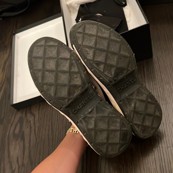 AUTHENTIC CHANEL SNEAKERS with original box/bag/ extra laces - Picture 3 of 6